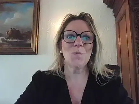 Silkesquirt online show from 02.17.25