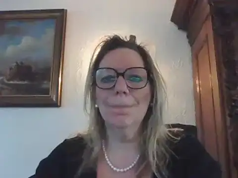 Silkesquirt online show from 02.18.25