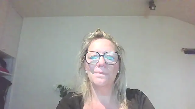 Silkesquirt online show from 09.09.25