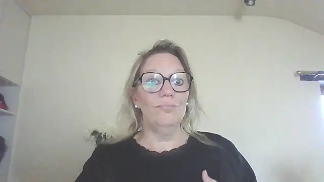 Silkesquirt online show from 09.11.25