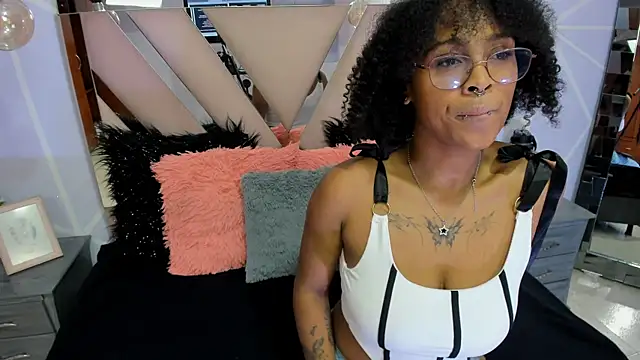 Elith noa online show from 01.24.25