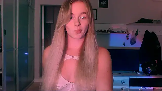 Snapshot of Eva_Jaya chatting on 09.19.25 Eva Jaya online show from 09.19.25