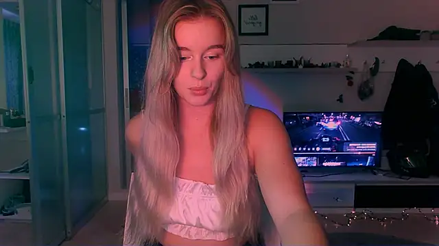 Snapshot of Eva_Jaya chatting on 09.20.25 Eva Jaya online show from 09.20.25