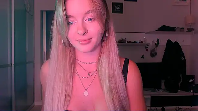 Snapshot of Eva_Jaya chatting on 09.23.25 Eva Jaya online show from 09.23.25