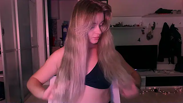 Snapshot of Eva_Jaya chatting on 09.27.25 Eva Jaya online show from 09.27.25