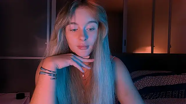 Snapshot of Eva_Jaya chatting on 10.06.25 Eva Jaya online show from 10.06.25