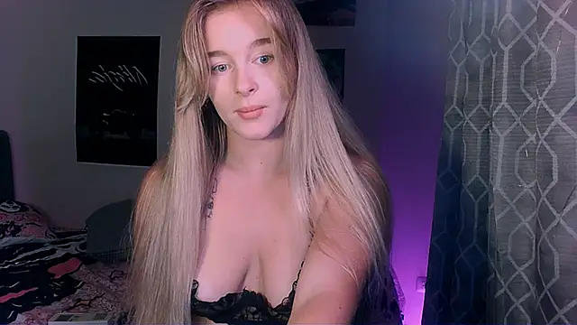 Snapshot of Eva_Jaya chatting on 10.22.25 Eva Jaya online show from 10.22.25