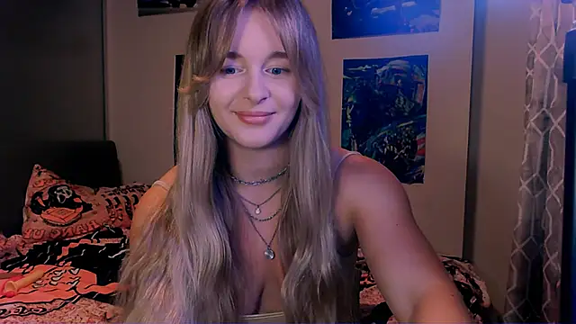 Snapshot of Eva_Jaya chatting on 10.30.25 Eva Jaya online show from 10.30.25