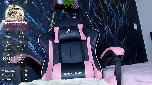 Snapshot of Mariannagp chatting on 12.30.24 Mariannagp online show from 12.30.24