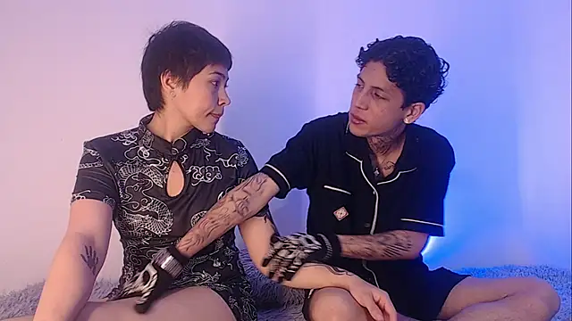 Snapshot of Sebas_And_Mila chatting on 10.19.25 Sebas And Mila online show from 10.19.25