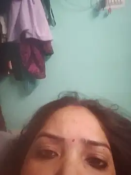Snapshot of Mona-Singh chatting on 03.04.25 Mona-Singh online show from 03.04.25