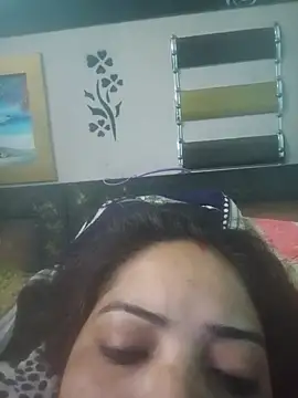 Snapshot of Mona-Singh chatting on 03.22.25 Mona-Singh online show from 03.22.25
