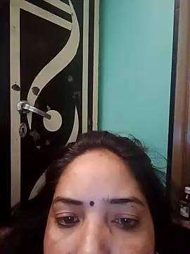 Snapshot of Mona-Singh chatting on 09.13.25 Mona-Singh online show from 09.13.25
