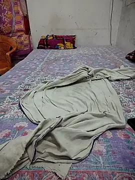 Snapshot of FeltedEuropium chatting on 10.24.25 FeltedEuropium online show from 10.24.25