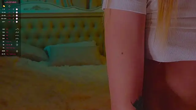 Snapshot of Saillise chatting on 12.21.24 Saillise online show from 12.21.24