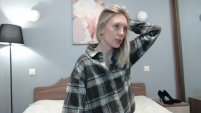 AvelinaLeoni online show from 04.27.26