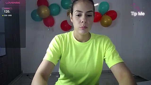 Snapshot of candydowson1 chatting on 12.16.24 candydowson1 online show from 12.16.24