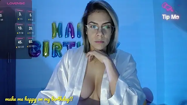 Snapshot of candydowson1 chatting on 12.30.24 candydowson1 online show from 12.30.24