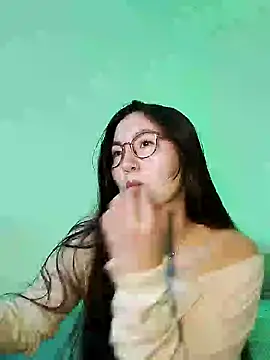 Elle Lee  online show from 02.08.25