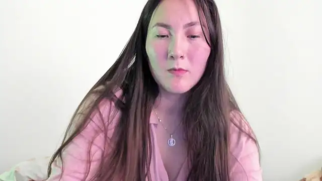 Elle Lee  online show from 03.03.25