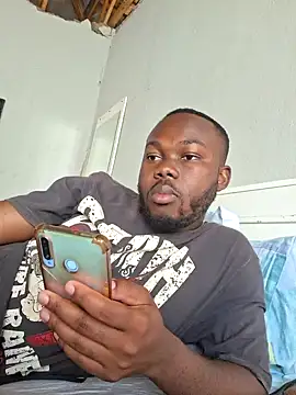 Snapshot of LaughRiotX chatting on 10.06.25 LaughRiotX online show from 10.06.25