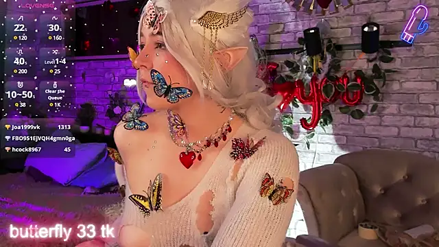 Snapshot of Alex_Howell chatting on 03.08.25 Alex Howell online show from 03.08.25