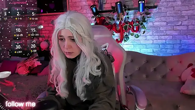 Snapshot of Alex_Howell chatting on 03.22.25 Alex Howell online show from 03.22.25