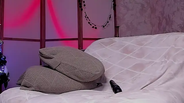 Devilina V online show from 12.28.24