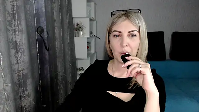 Amelia Harper online show from 03.12.25