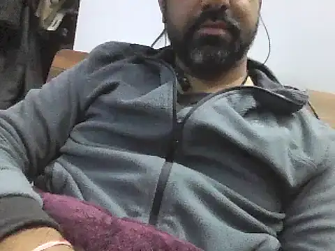 Snapshot of bewolf_17 chatting on 01.04.25 bewolf 17 online show from 01.04.25