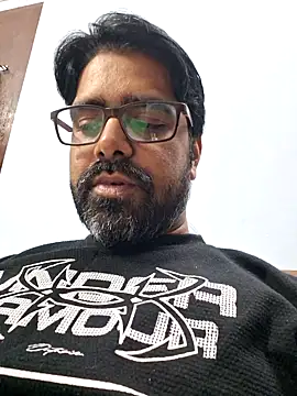 Snapshot of bewolf_17 chatting on 01.12.25 bewolf 17 online show from 01.12.25