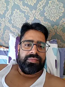 Snapshot of bewolf_17 chatting on 09.26.25 bewolf 17 online show from 09.26.25