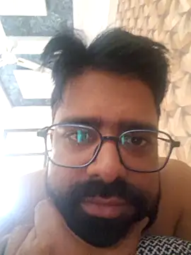 Snapshot of bewolf_17 chatting on 09.29.25 bewolf 17 online show from 09.29.25