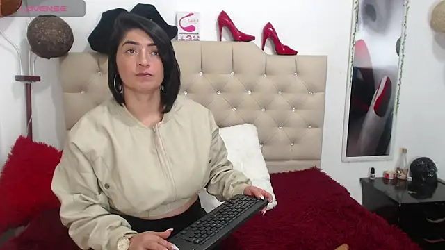 karenlennox1 online show from 12.27.24