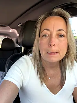 Cherry-red-xo online show from 09.11.25