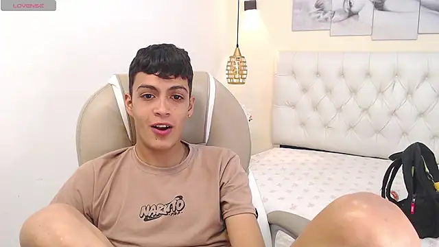 SkinnyBoy  online show from 01.07.25