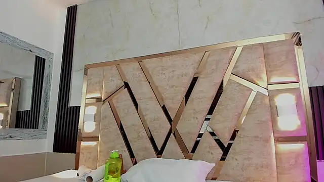 molly sweetee online show from 10.19.25