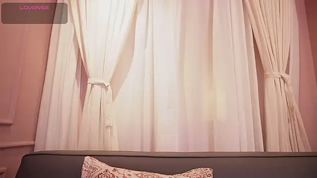 Snapshot of Sophia_wilsonn_ chatting on 10.22.25 Sophia wilsonn  online show from 10.22.25