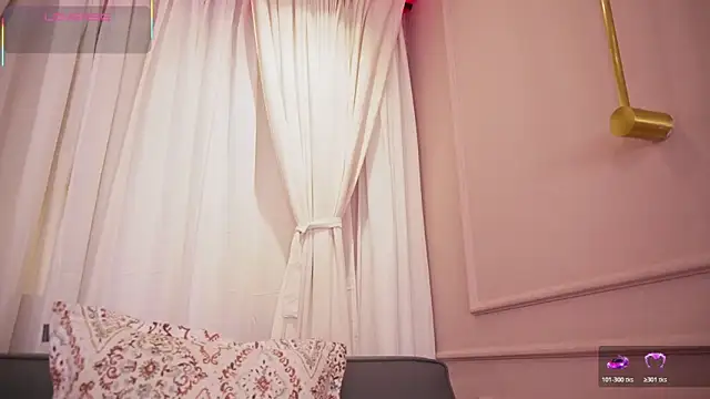 Snapshot of Sophia_wilsonn_ chatting on 10.28.25 Sophia wilsonn  online show from 10.28.25