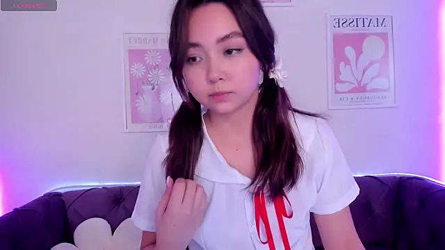 Fluffy Rose online show from 01.19.25