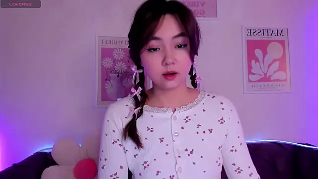 Fluffy Rose online show from 01.21.25