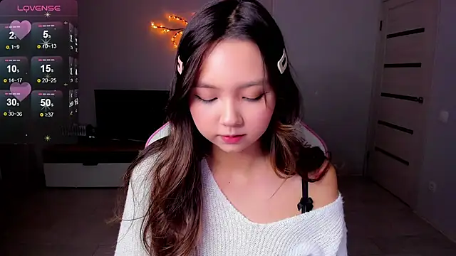 Fluffy Rose online show from 10.06.25