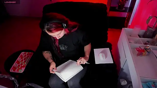 bonnie moon  online show from 10.30.25