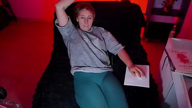 bonnie moon  online show from 11.21.25