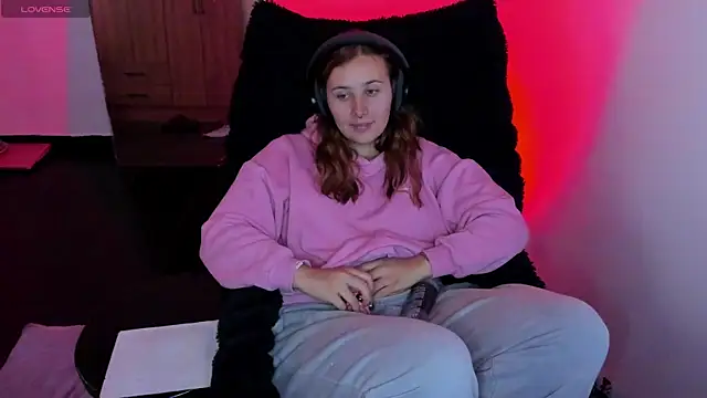 bonnie moon  online show from 02.24.26