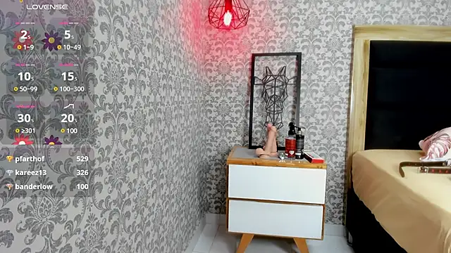 lizziemontana2 online show from 02.10.25