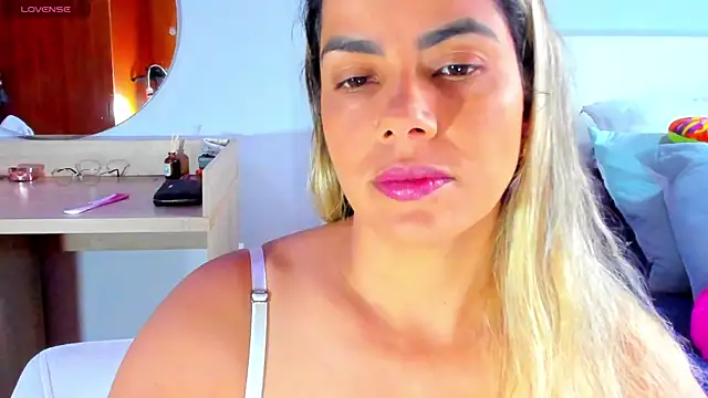 ClaraMariaMon online show from 03.22.25