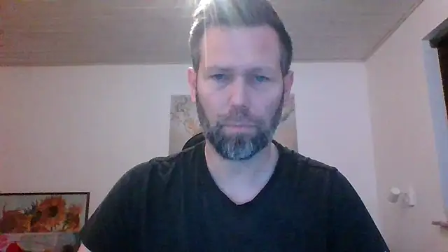 Snapshot of Gotta1 chatting on 12.19.25 Gotta1 online show from 12.19.25