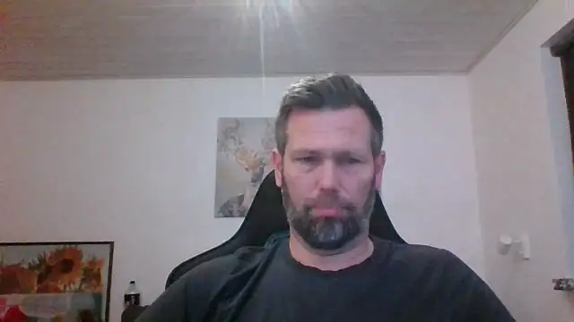 Snapshot of Gotta1 chatting on 12.20.25 Gotta1 online show from 12.20.25