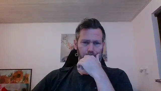 Snapshot of Gotta1 chatting on 12.22.25 Gotta1 online show from 12.22.25